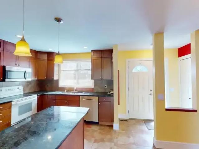 Townhouse for rent in Northwest, Alberta