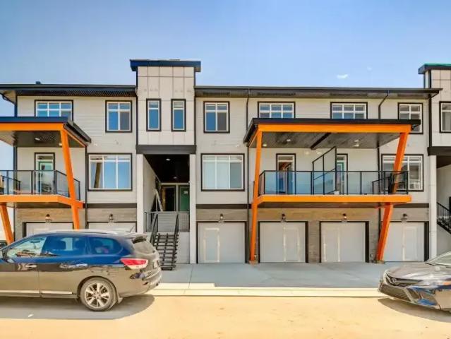Townhouse for rent in Northwest, Alberta