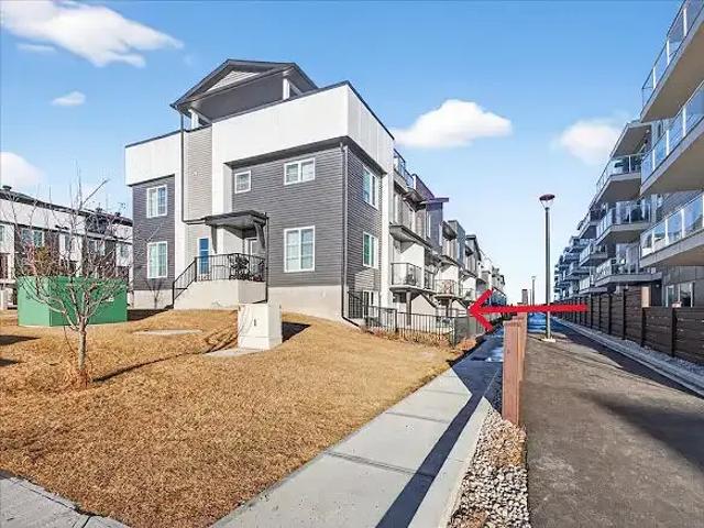 Townhouse for rent in Northwest, Alberta