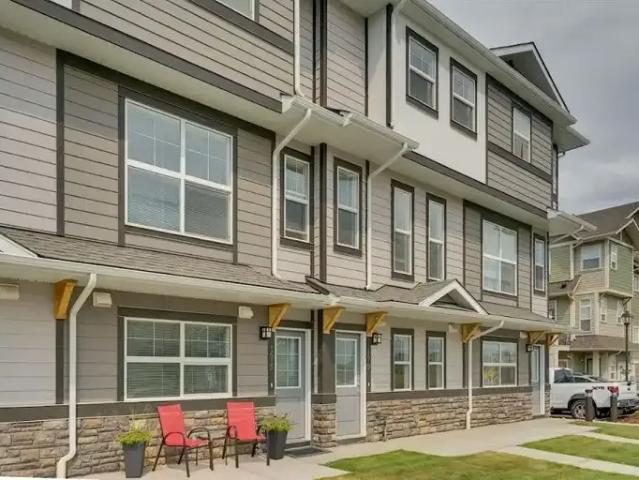 Townhouse for rent in Northwest, Alberta
