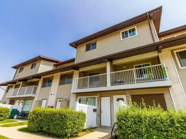 Townhouse for rent in Northwest, Alberta