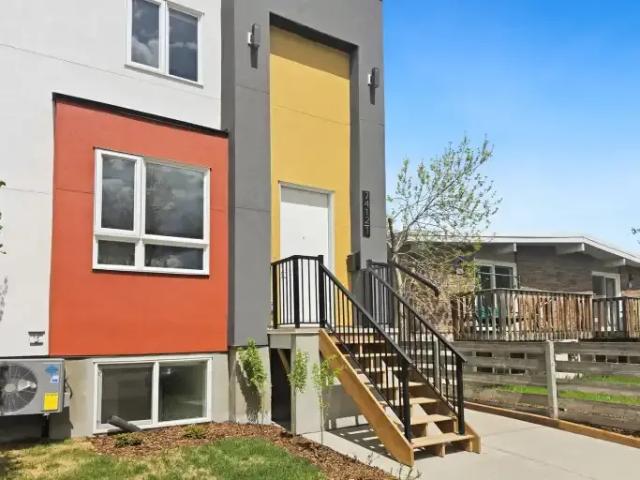 Townhouse for rent in Northwest, Alberta