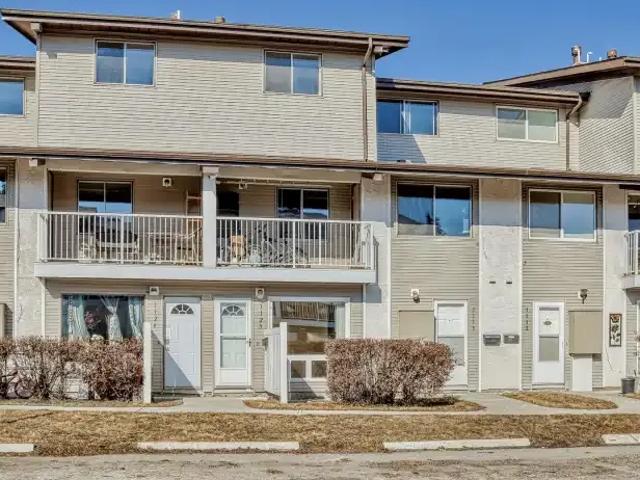Townhouse for rent in Northwest, Alberta