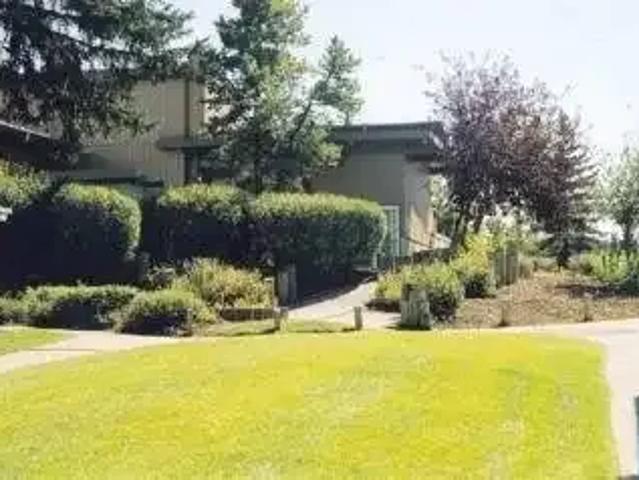 Townhouse for rent in Northwest, Alberta