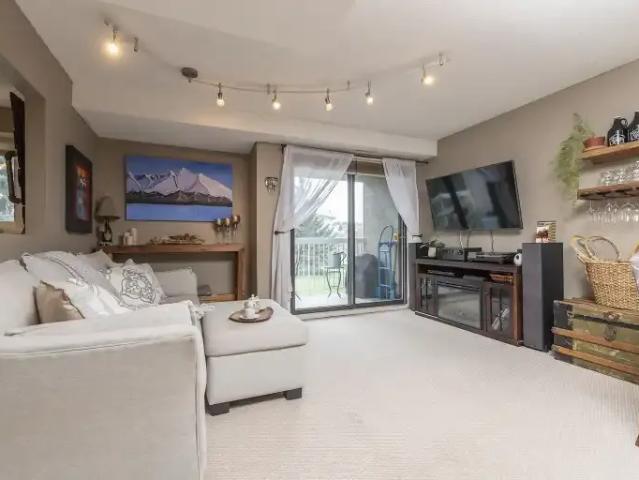 Townhouse for rent in Northwest, Alberta