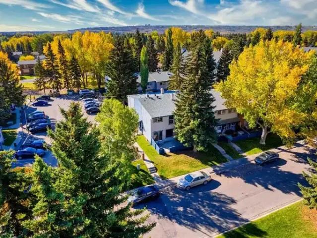 Townhouse for rent in Northwest, Alberta