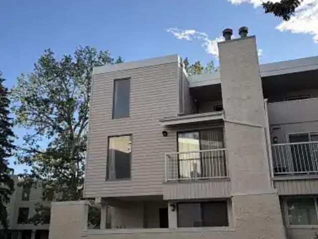 Townhouse for rent in Northwest, Alberta
