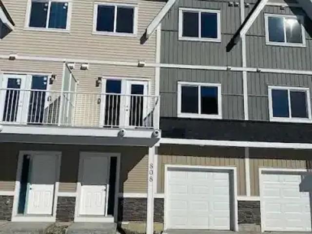 Townhouse for rent in Northwest, Alberta
