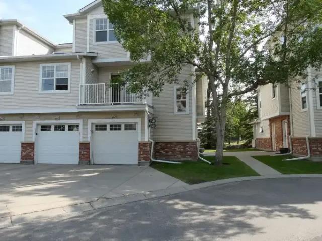 Townhouse for rent in Northwest, Alberta