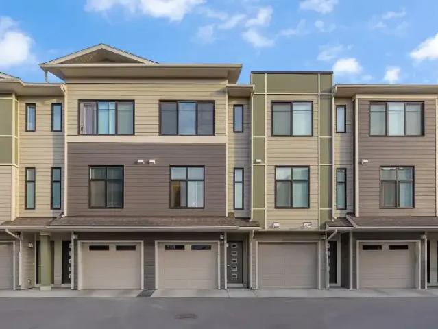 Townhouse for rent in Northwest, Alberta
