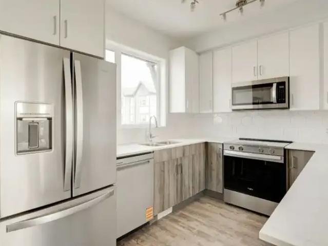 Townhouse for rent in Northwest, Alberta