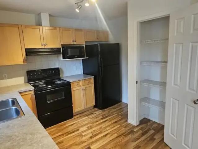 Townhouse for rent in Northwest, Alberta