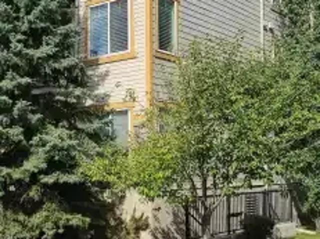 Townhouse for rent in Northwest, Alberta