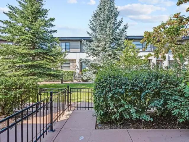 Townhouse for rent in Northwest, Alberta