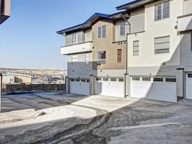Townhouse for rent in Northwest, Alberta