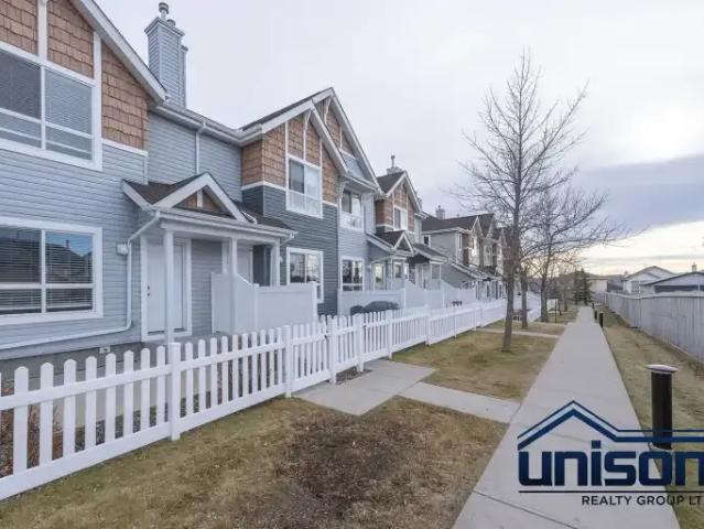 Townhouse for rent in Northwest, Alberta
