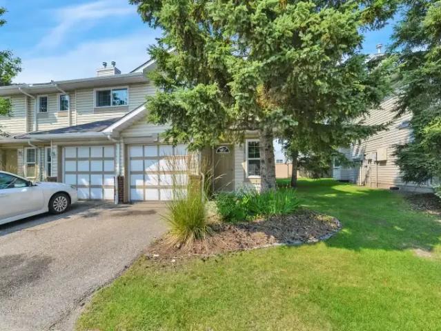 Townhouse for rent in Northwest, Alberta
