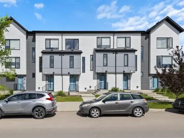 Townhouse for rent in Northwest, Alberta