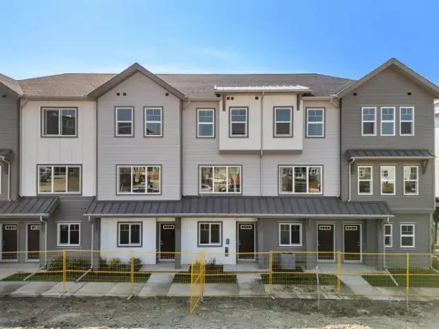 Townhouse for rent in Northwest, Alberta