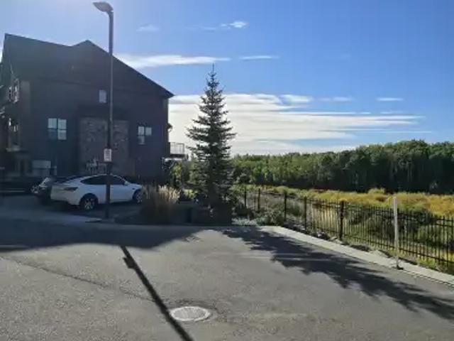 Townhouse for rent in Northwest, Alberta