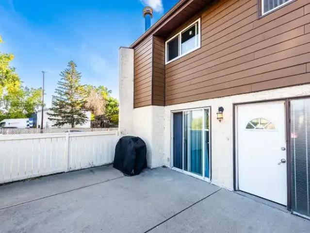 Townhouse for rent in Northwest, Alberta
