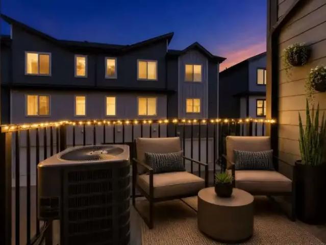 Townhouse for rent in Northwest, Alberta