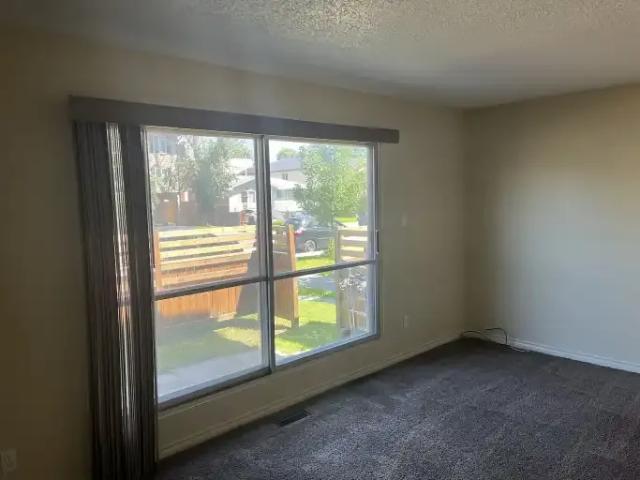 Townhouse for rent in Northwest, Alberta