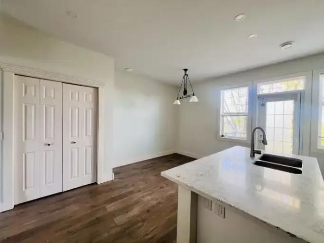 Townhouse for rent in Springbank Hill, Calgary