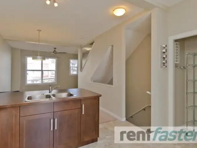 Townhouse for rent in Northwest, Alberta