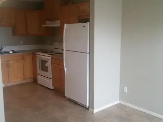 Townhouse for rent in Saddle Ridge, Calgary