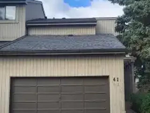 Townhouse for rent in Braeside, Calgary