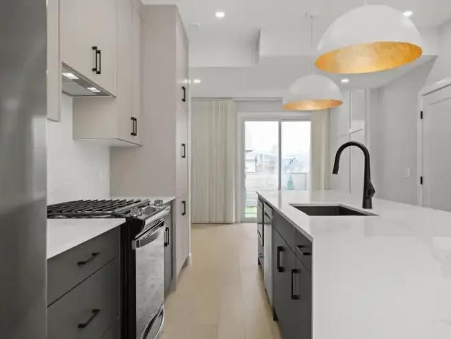 Townhouse for rent in Inglewood, Calgary
