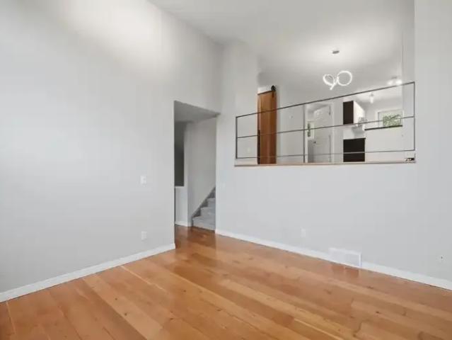 Townhouse for rent in Inglewood Village Point, Calgary