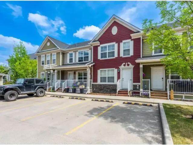 Townhouse for rent in Chestermere, Alberta