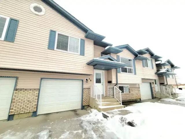 Townhouse for rent in Cherry Grove, Alberta