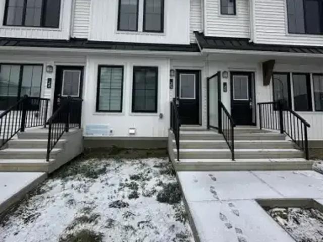 Townhouse for rent in Wedgewood, Alberta