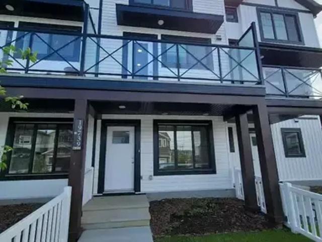 Townhouse for rent in Wedgewood, Alberta