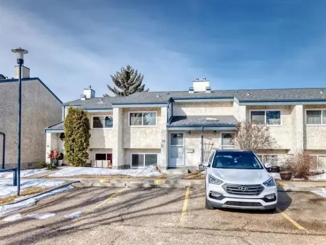 Townhouse for rent in Wedgewood, Alberta