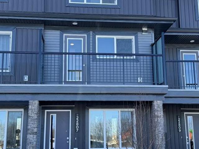 Townhouse for rent in Wedgewood, Alberta