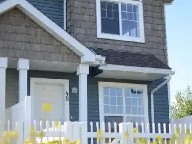 Townhouse for rent in Wedgewood, Alberta