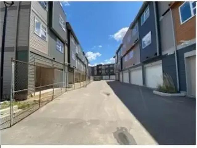 Townhouse for rent in Wedgewood, Alberta