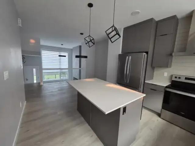 Townhouse for rent in Wedgewood, Alberta