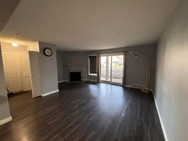 Townhouse for rent in Wedgewood, Alberta