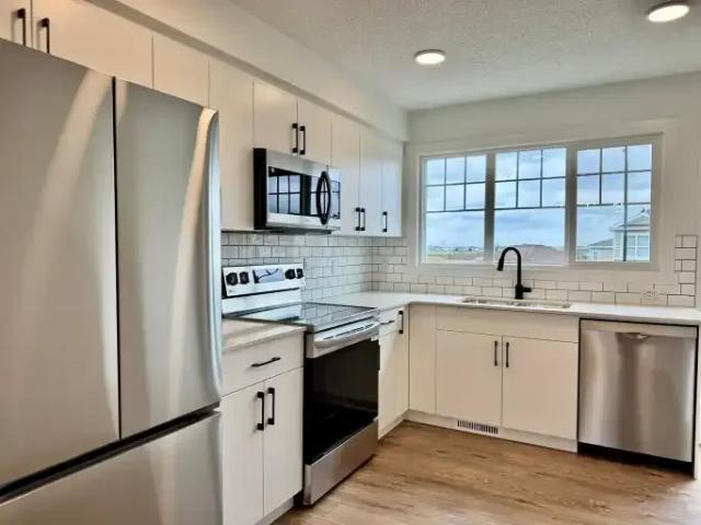 Townhouse for rent in Wedgewood, Alberta
