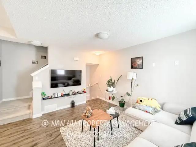 Townhouse for rent in Wedgewood, Alberta