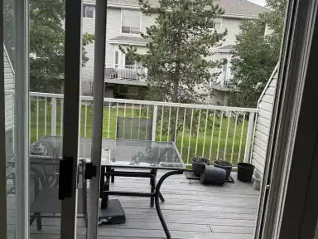 Townhouse for rent in Wedgewood, Alberta