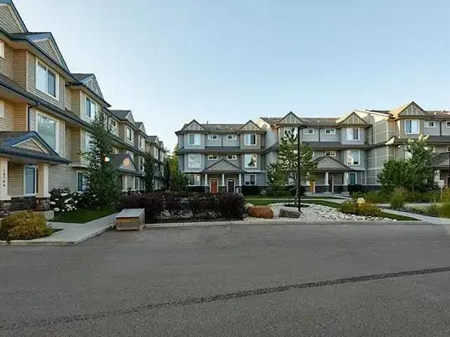 Townhouse for rent in Wedgewood, Alberta