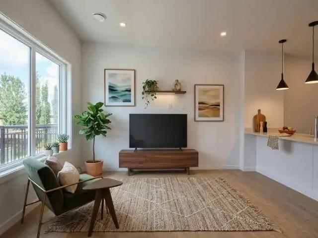 Townhouse for rent in Wedgewood, Alberta