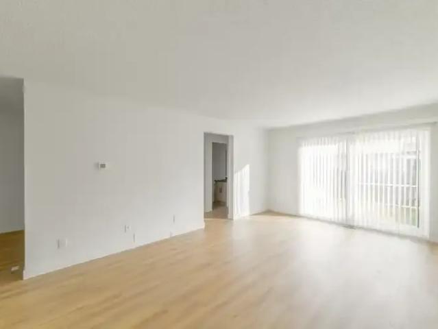 Townhouse for rent in Wedgewood, Alberta