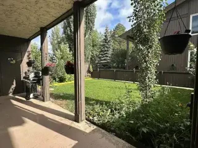 Townhouse for rent in Lymburn, Edmonton